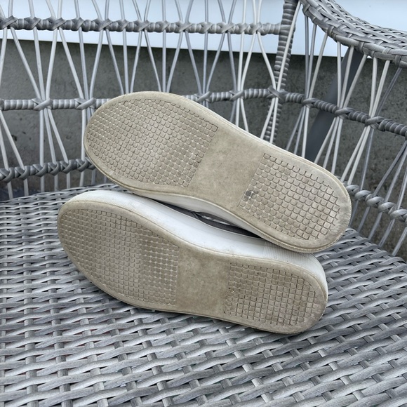 Steve Madden Gills Suede Platform Slip-on Sneaker - Picture 2 of 10